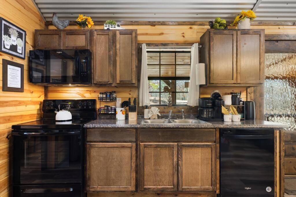 Cozy Cabin 3Br, Hot Tub, Playset, Near Everything! Broken Bow Exterior photo